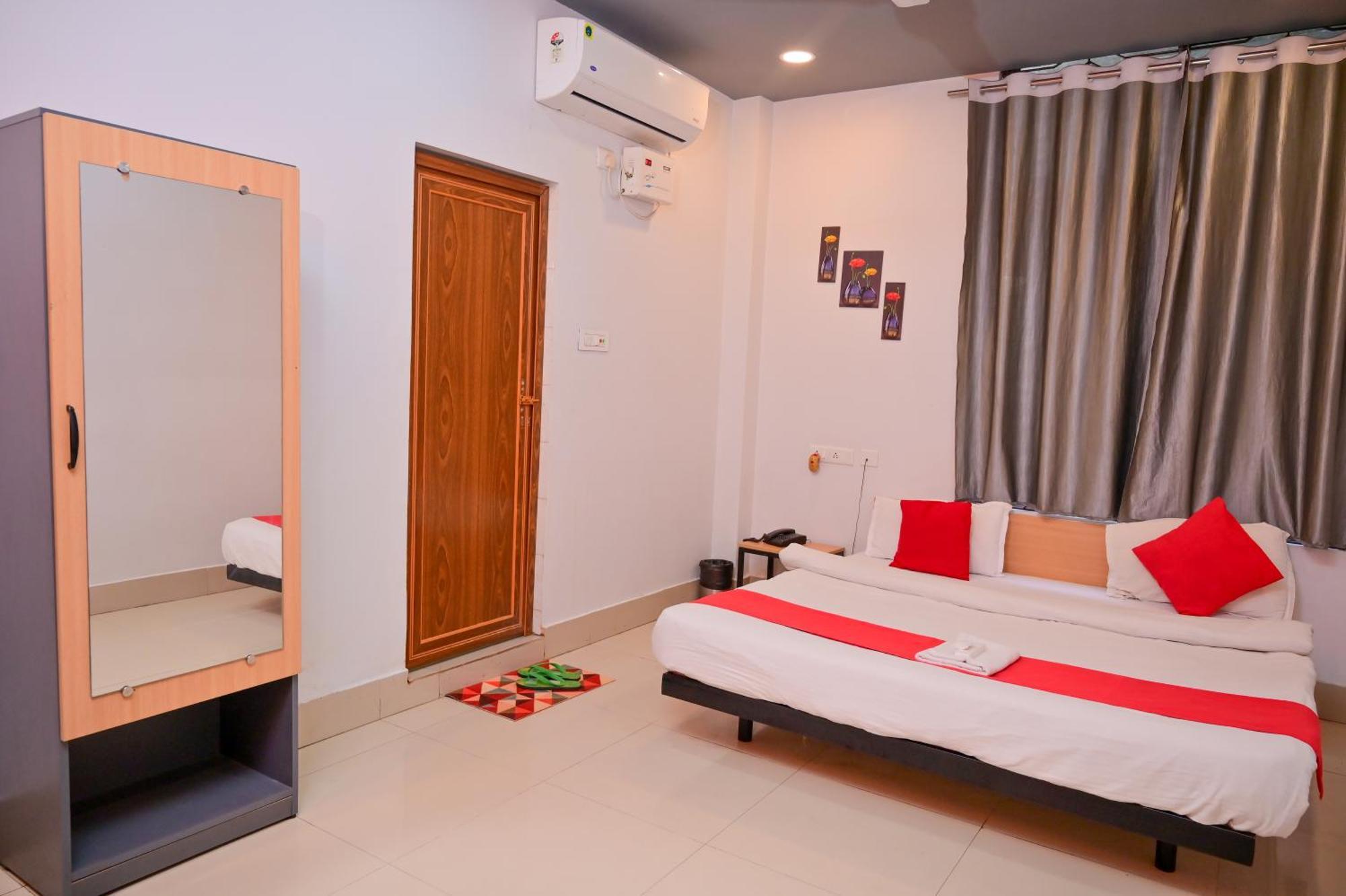 Hotel Aditya Palace Guwahati Dış mekan fotoğraf