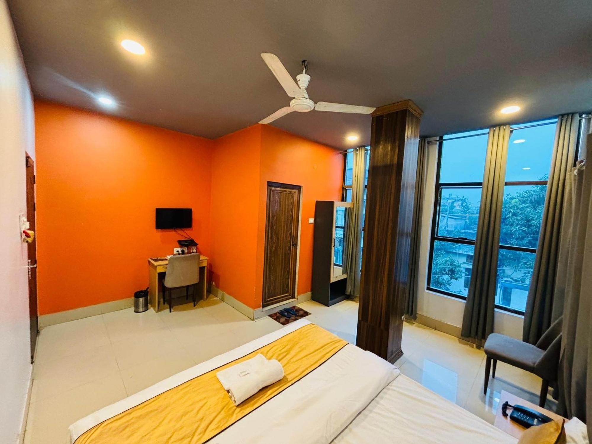 Hotel Aditya Palace Guwahati Dış mekan fotoğraf