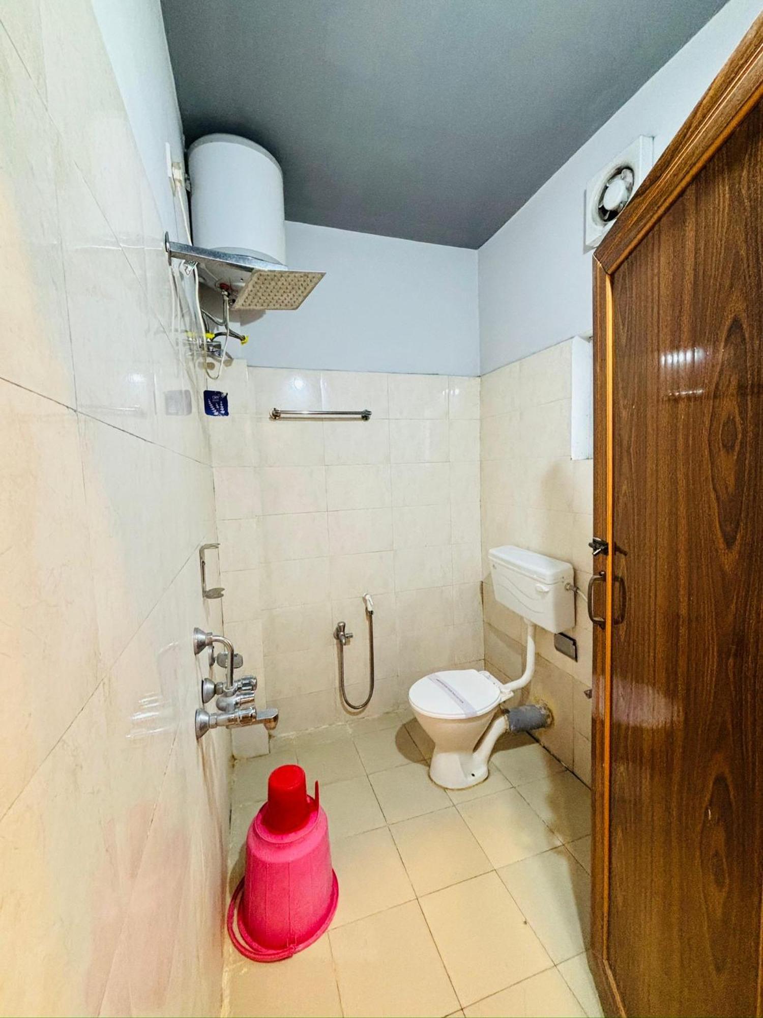 Hotel Aditya Palace Guwahati Dış mekan fotoğraf