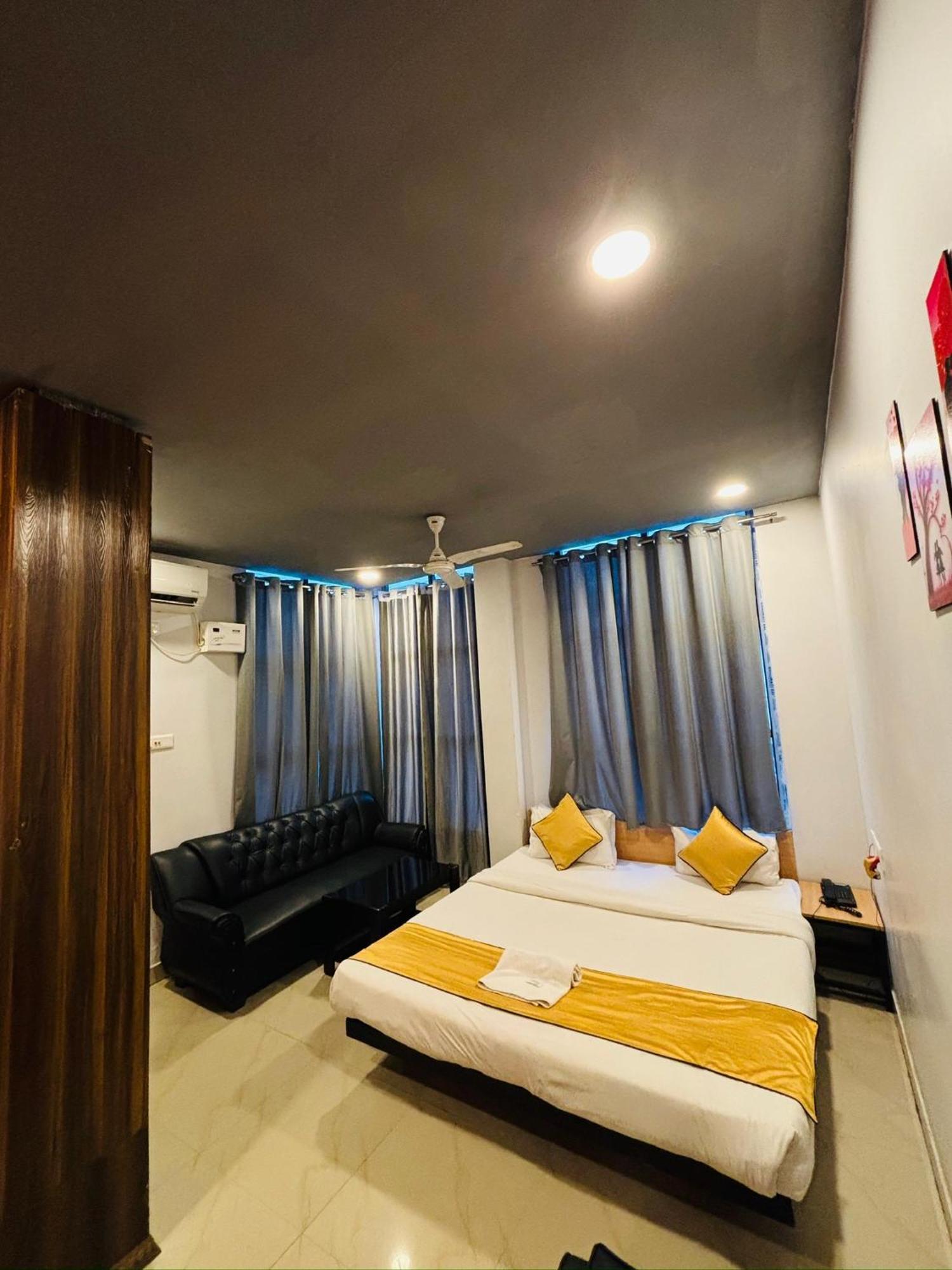 Hotel Aditya Palace Guwahati Dış mekan fotoğraf