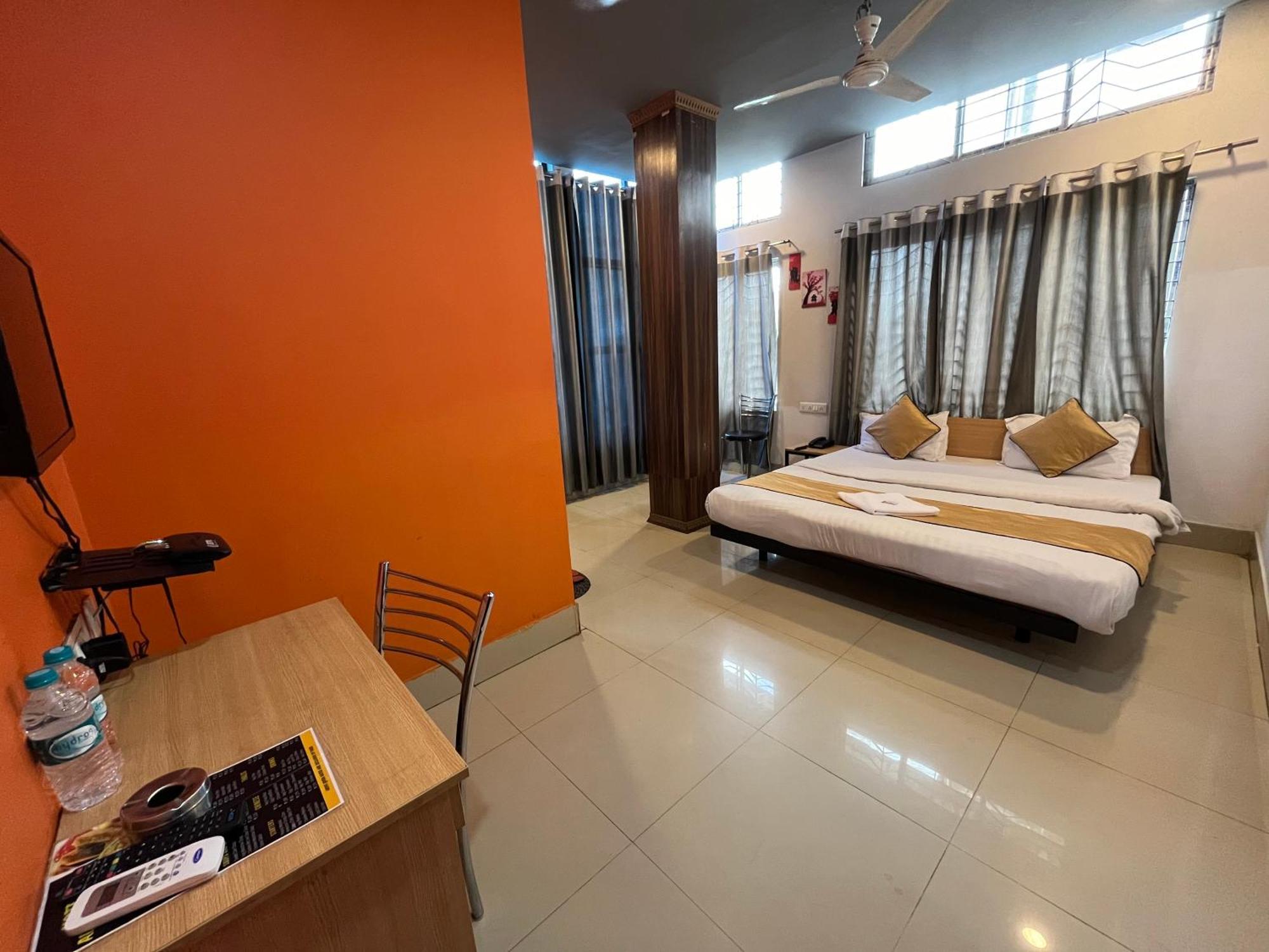 Hotel Aditya Palace Guwahati Dış mekan fotoğraf